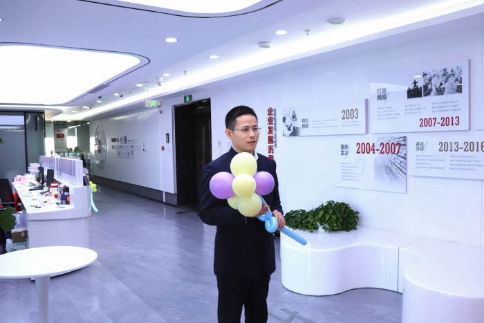 春风有信，花开有期，女神节快乐！