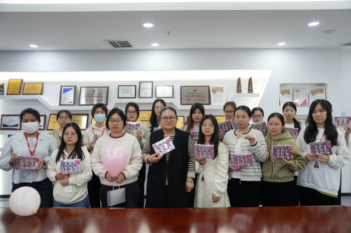 春风有信，花开有期，女神节快乐！